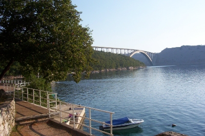Ez a híd köti össze Krk szigetet a szárazfölddel