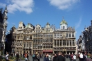a brüsszeli főteret, a Grand-Palace-t a céhek házai veszik körül